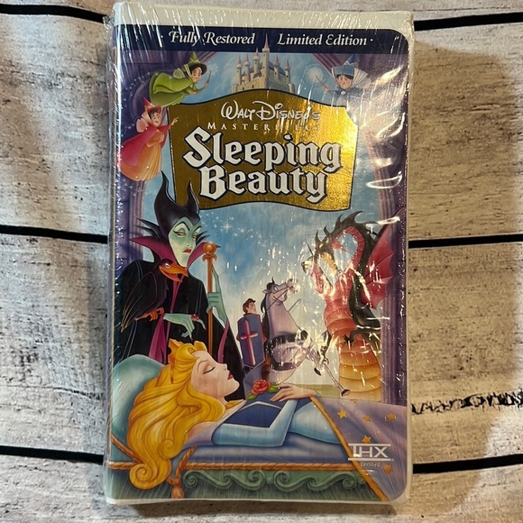 NIB Disney’s Sleeping Beauty Fully Restored Limited Edition VHS - Picture 1 of 4